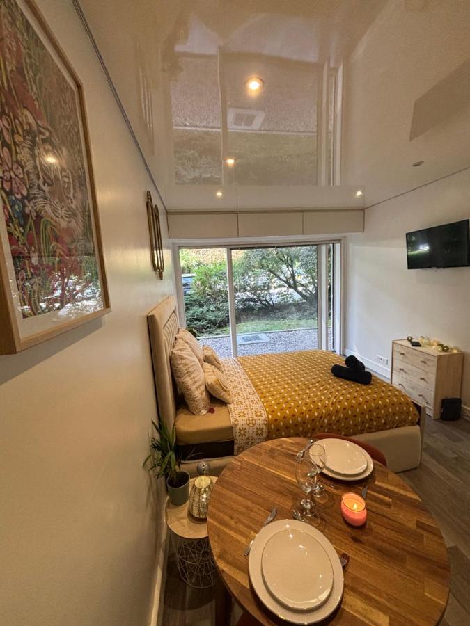 Apartamento Ecrin De Verdure Au Chesnay Et Parking Gratuit Le Chesnay  Exterior foto